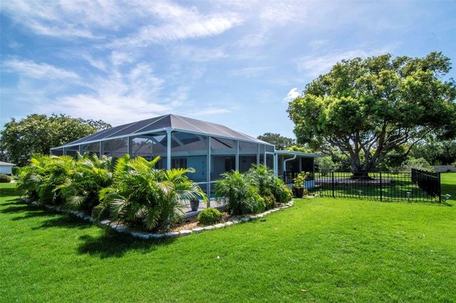 303 BARSTOW COURT, Sun City Center, FL 33573