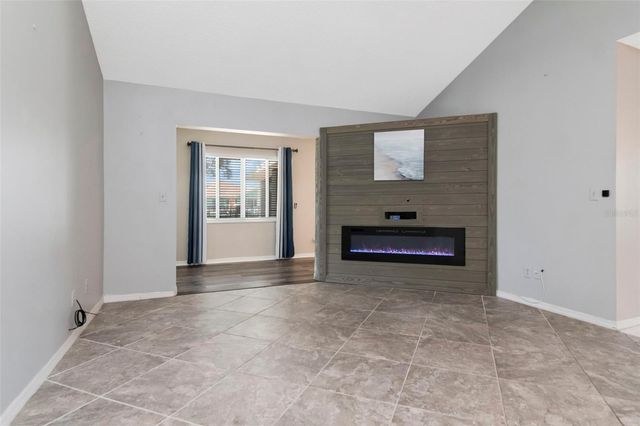 303 BARSTOW COURT, Sun City Center, FL 33573