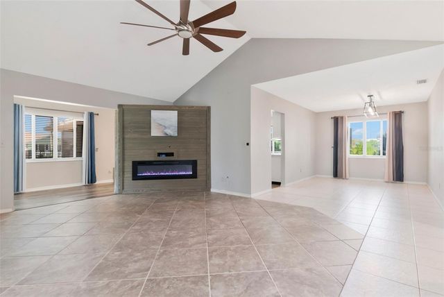 303 BARSTOW COURT, Sun City Center, FL 33573