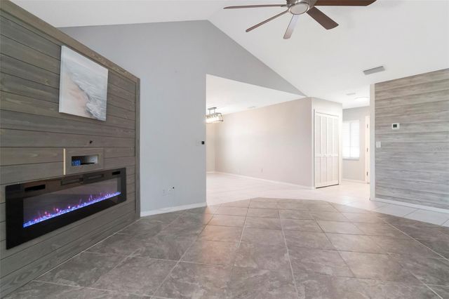303 BARSTOW COURT, Sun City Center, FL 33573