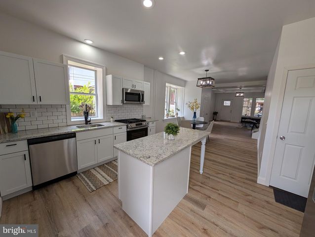 1713 BOAS ST, Harrisburg, PA 17103