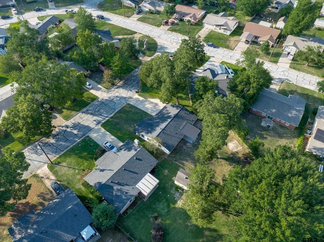 3102 Faith Ln, Tyler, TX 75701