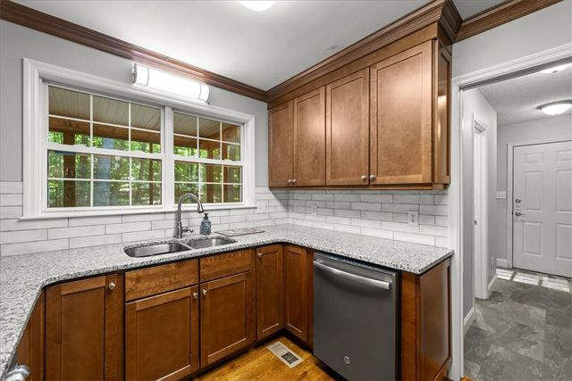 1321 S Arrowhead Drive, Westminster, SC 29693