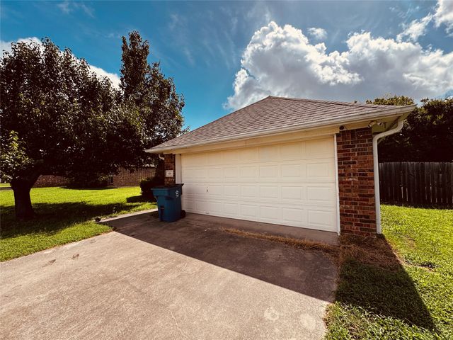 106 Oak Lane, Ladonia, TX 75449