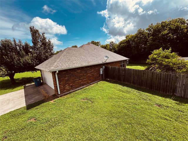 106 Oak Lane, Ladonia, TX 75449