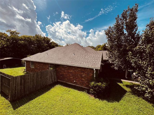 106 Oak Lane, Ladonia, TX 75449