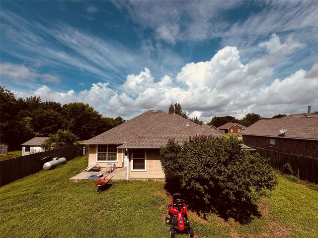 106 Oak Lane, Ladonia, TX 75449