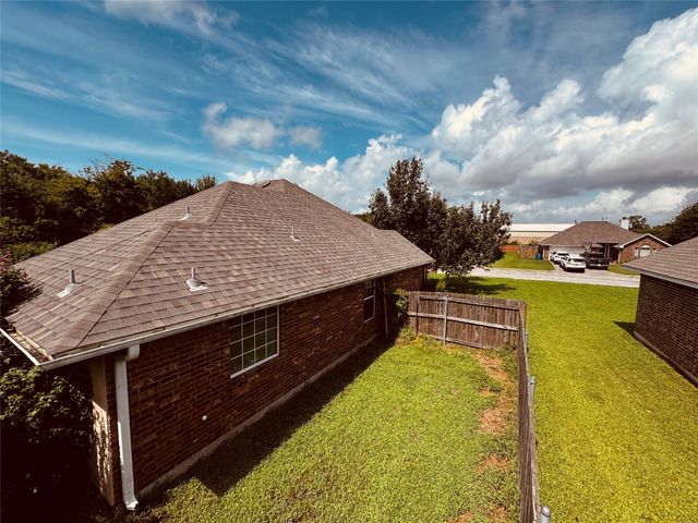 106 Oak Lane, Ladonia, TX 75449