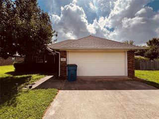 106 Oak Lane, Ladonia, TX 75449