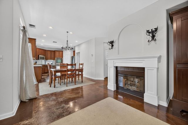 6227 Riverbank Cir, Stockton, CA 95219