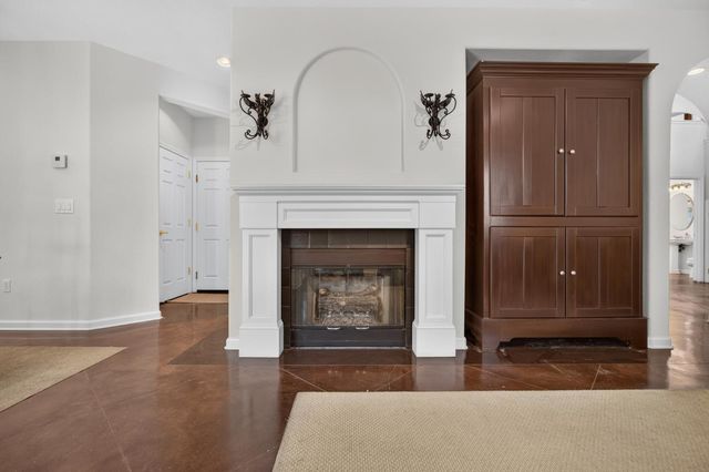 6227 Riverbank Cir, Stockton, CA 95219