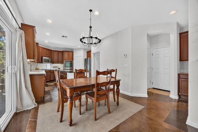 6227 Riverbank Cir, Stockton, CA 95219