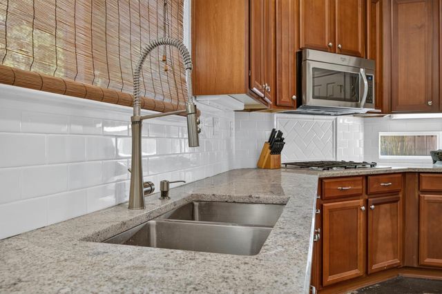 6227 Riverbank Cir, Stockton, CA 95219
