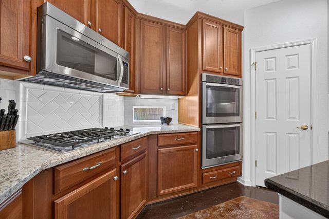 6227 Riverbank Cir, Stockton, CA 95219
