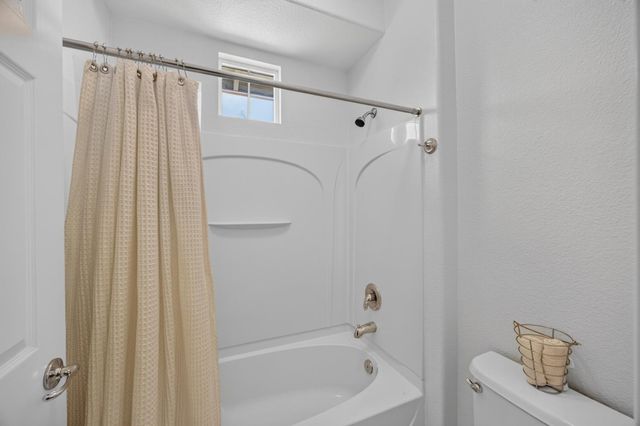 6227 Riverbank Cir, Stockton, CA 95219