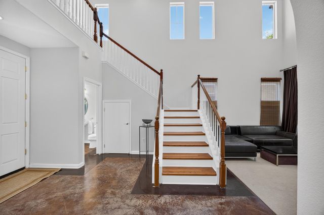 6227 Riverbank Cir, Stockton, CA 95219