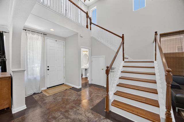 6227 Riverbank Cir, Stockton, CA 95219