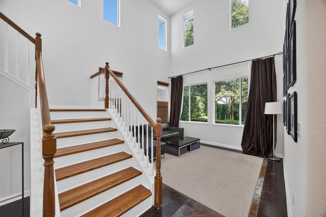 6227 Riverbank Cir, Stockton, CA 95219