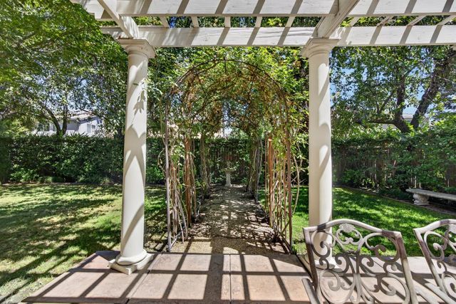 6227 Riverbank Cir, Stockton, CA 95219