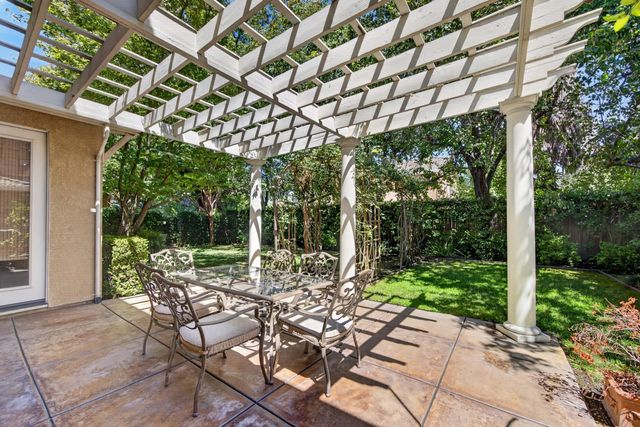 6227 Riverbank Cir, Stockton, CA 95219