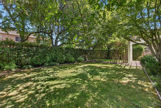 6227 Riverbank Cir, Stockton, CA 95219