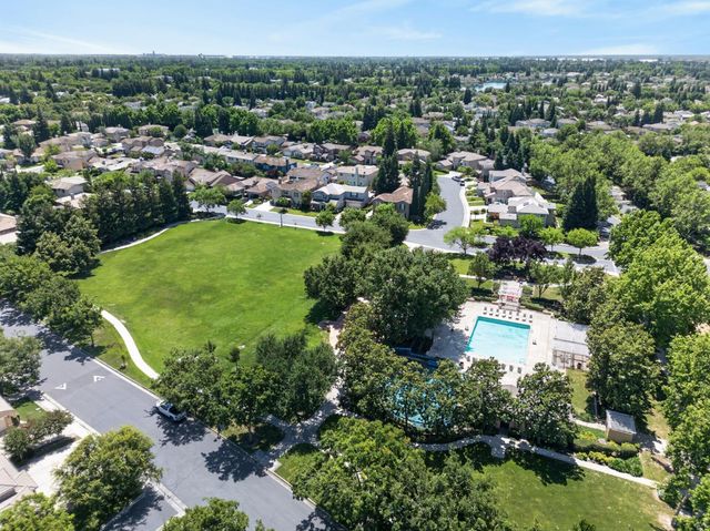 6227 Riverbank Cir, Stockton, CA 95219