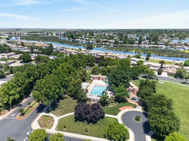 6227 Riverbank Cir, Stockton, CA 95219