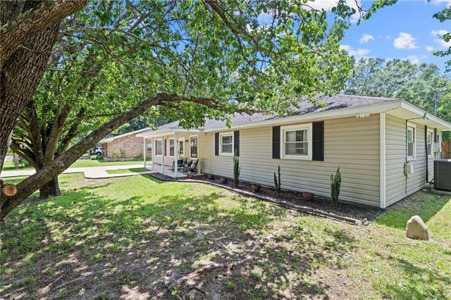5523 Darring Street, Satsuma, AL 36572