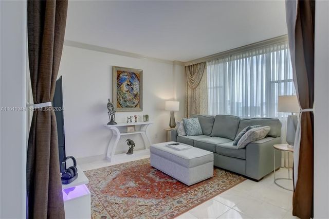 3850 Washington Street 812, Hollywood, FL 33021