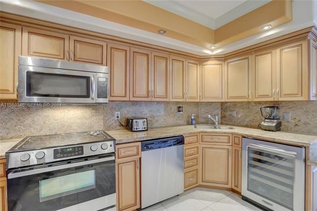 3850 Washington Street 812, Hollywood, FL 33021