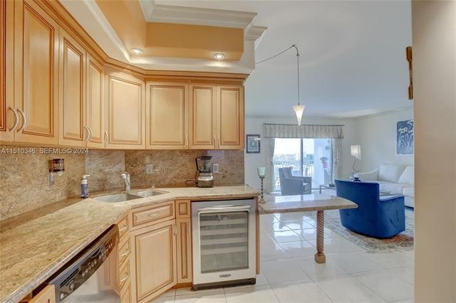 3850 Washington Street 812, Hollywood, FL 33021