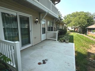 327 Georgetown Court B, Bloomingdale, IL 60108