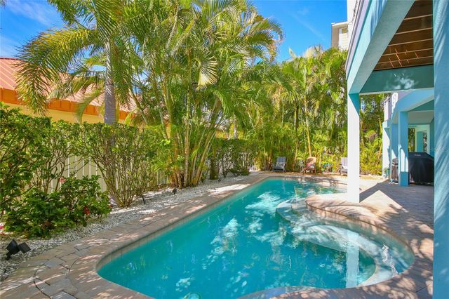 2506 AVENUE C AVENUE B, Bradenton Beach, FL 34217