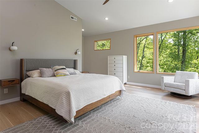 77 Mcintyre Drive, Asheville, NC 28803