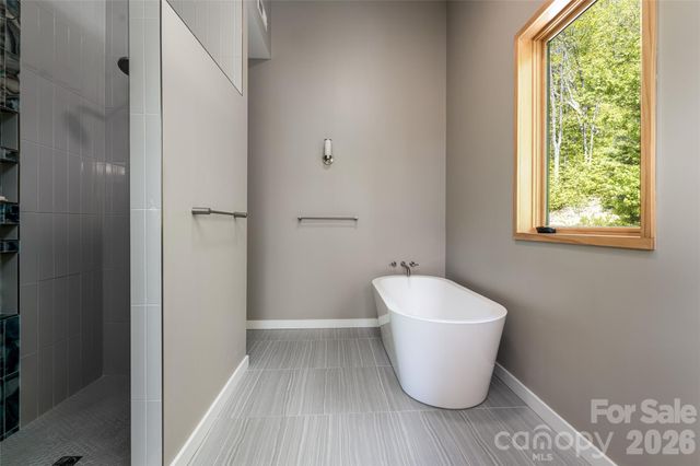 77 Mcintyre Drive, Asheville, NC 28803