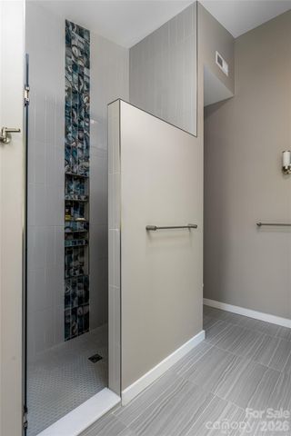 77 Mcintyre Drive, Asheville, NC 28803