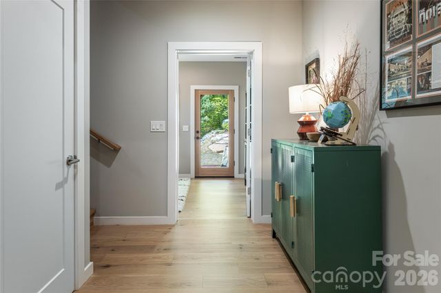 77 Mcintyre Drive, Asheville, NC 28803