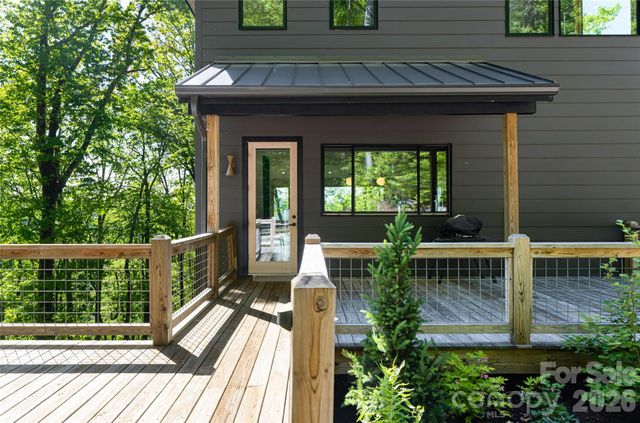 77 Mcintyre Drive, Asheville, NC 28803