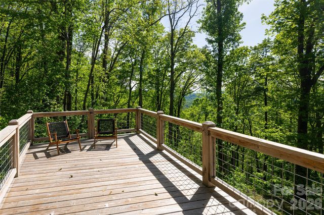 77 Mcintyre Drive, Asheville, NC 28803