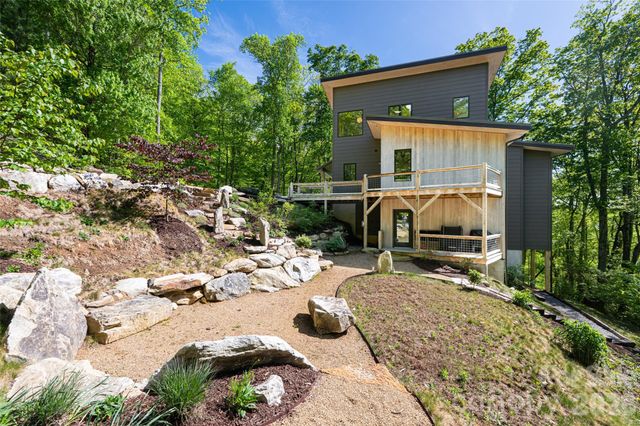 77 Mcintyre Drive, Asheville, NC 28803