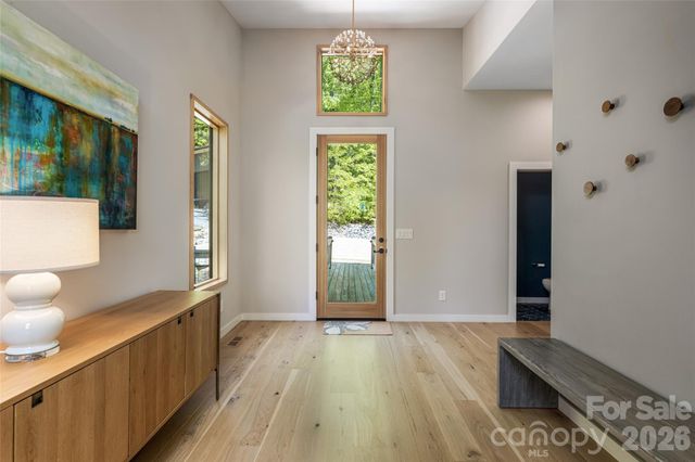 77 Mcintyre Drive, Asheville, NC 28803