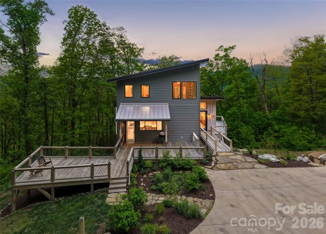 77 Mcintyre Drive, Asheville, NC 28803