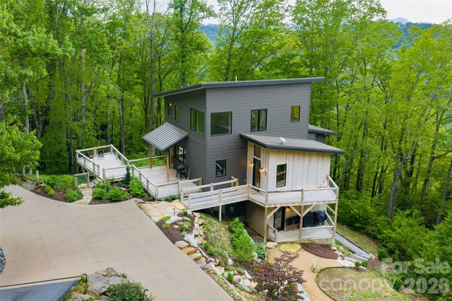 77 Mcintyre Drive, Asheville, NC 28803