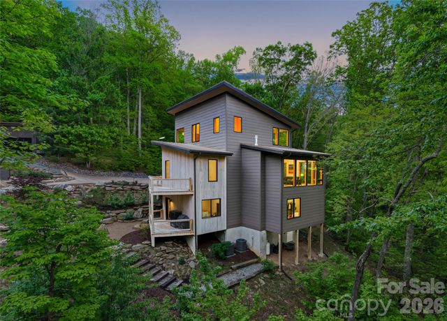 77 Mcintyre Drive, Asheville, NC 28803