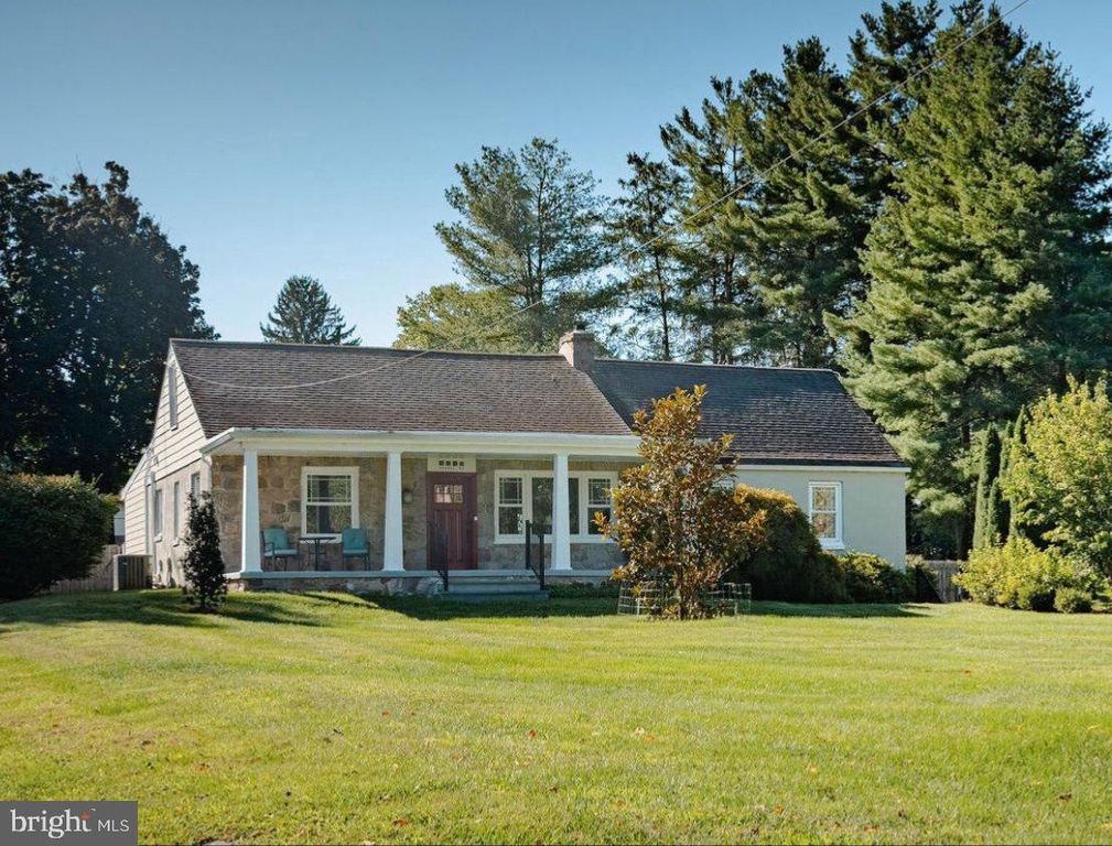 6724 CHAPEL RD, NEW HOPE, PA 18938 — exterior