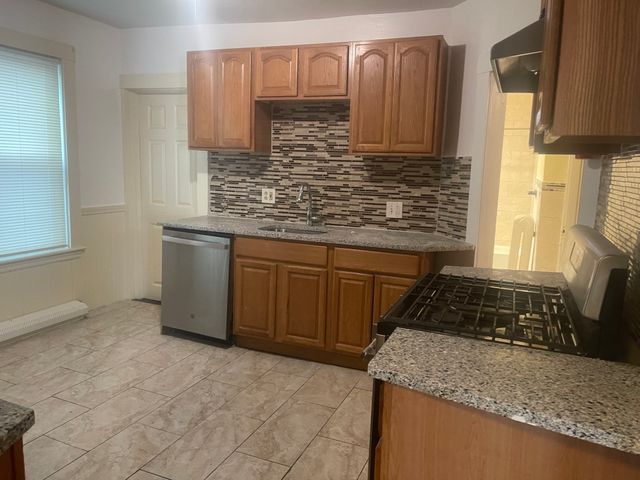 6 Bailey St 1, Boston, MA 02124