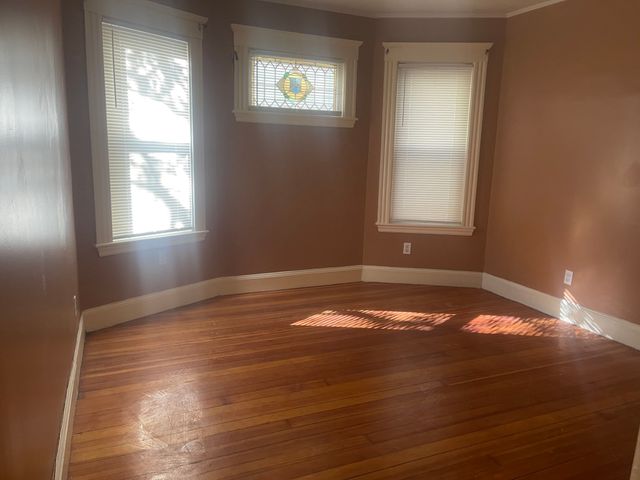 6 Bailey St 1, Boston, MA 02124