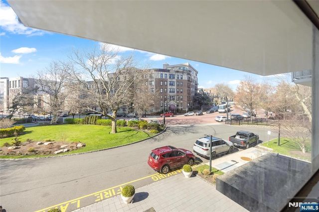 6050 Kennedy Boulevard 2E, West New York, NJ 07093