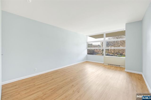 6050 Kennedy Boulevard 2E, West New York, NJ 07093