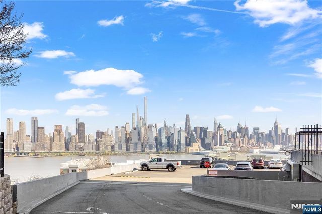 6050 Kennedy Boulevard 2E, West New York, NJ 07093